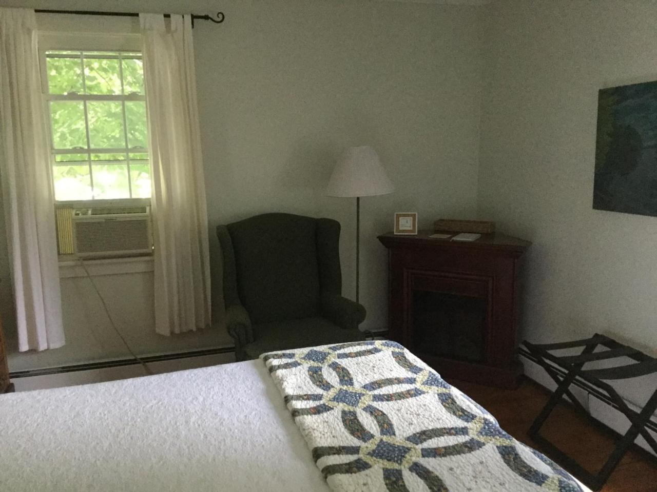 Eddington House Inn North Bennington Екстер'єр фото